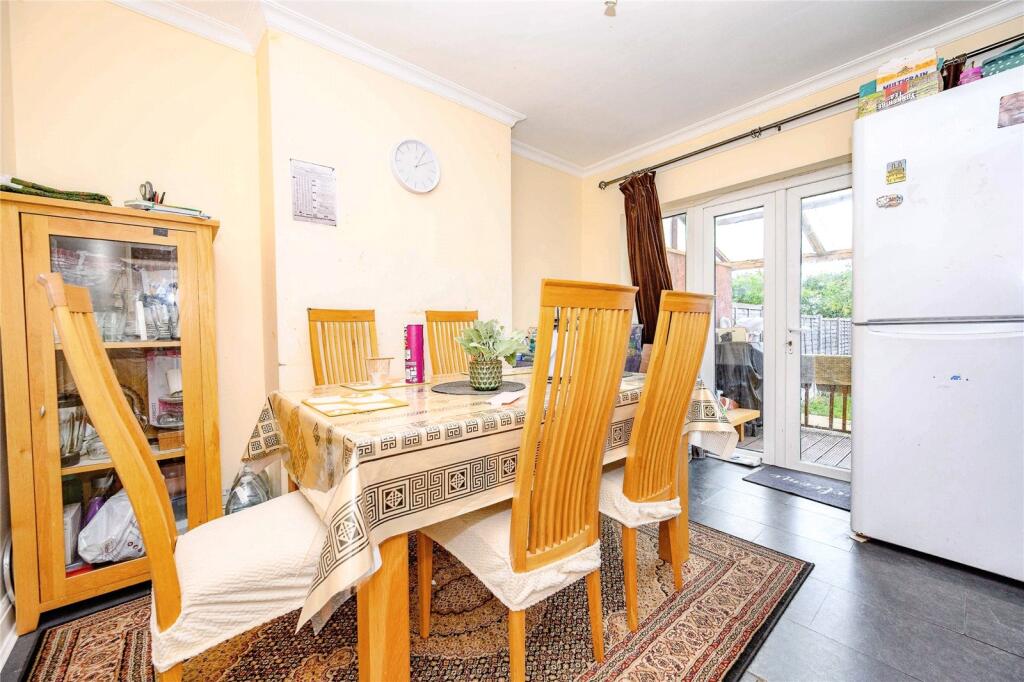 House in Dunstable, Central Bedfordshire - View 4