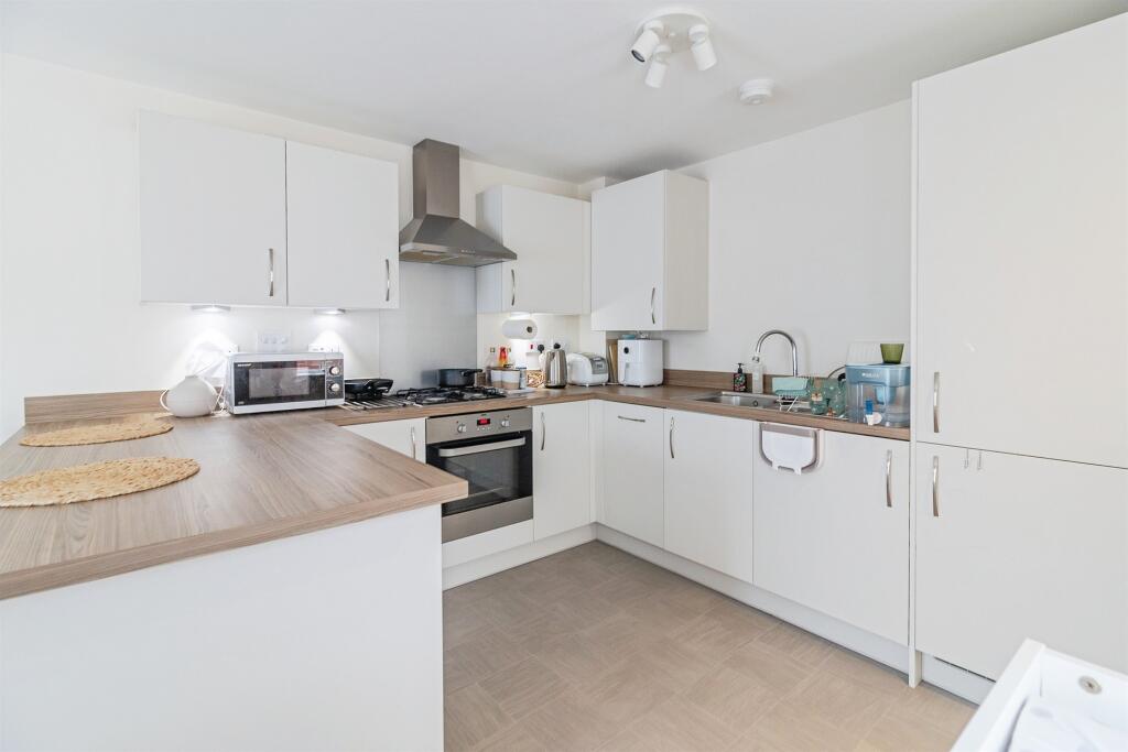 House in Milton Keynes, Broughton and Milton Keynes - View 4