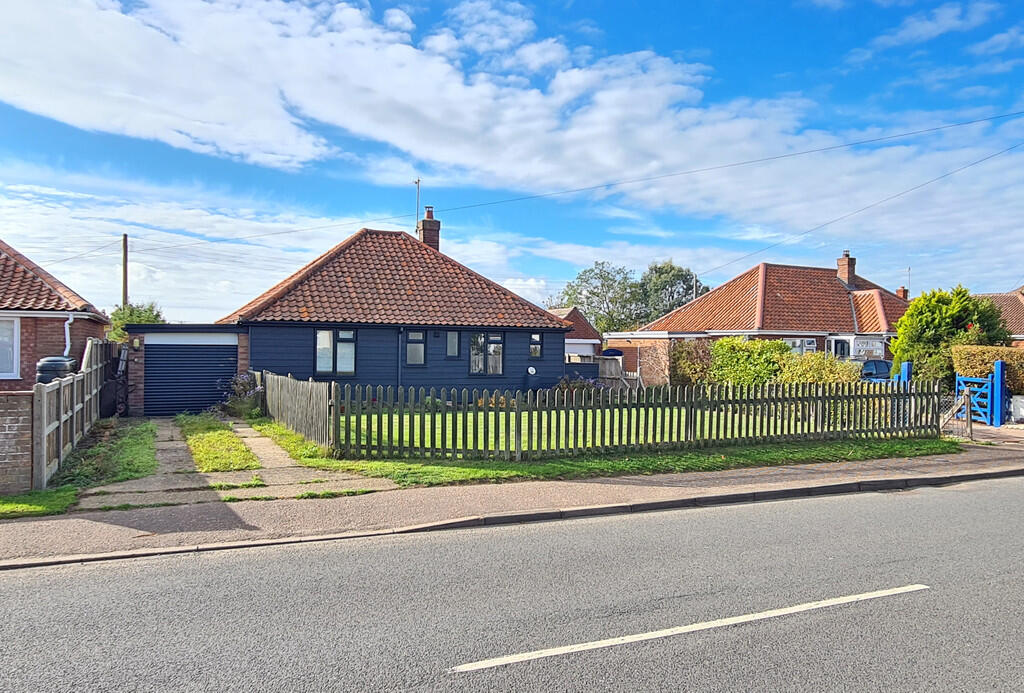 2-bed bungalow on Cromer Road, Mundesley, £290,000