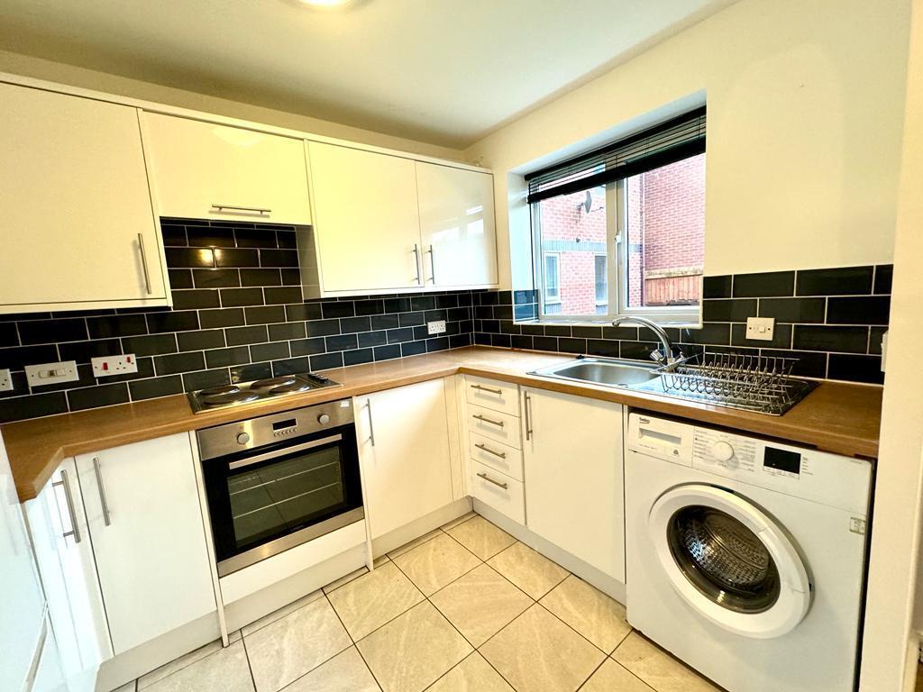 Apartment in Manchester, Newall Green - View 2