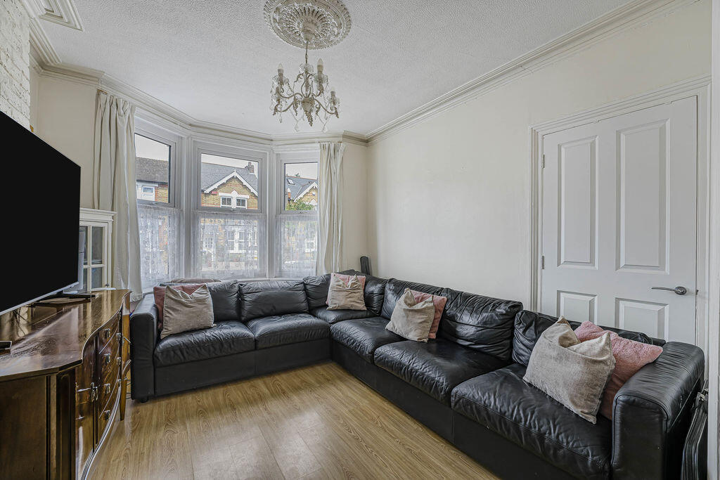 House in London - View 2