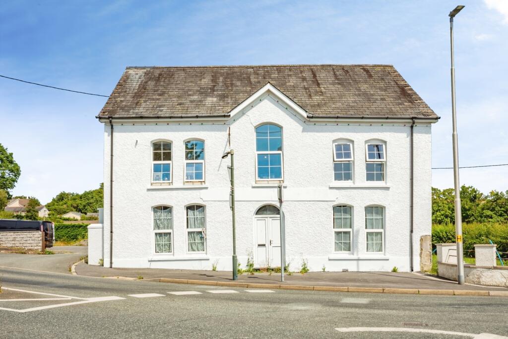 Main image of property: Highmead Arms, Llanybydder, Ceredigion, SA40