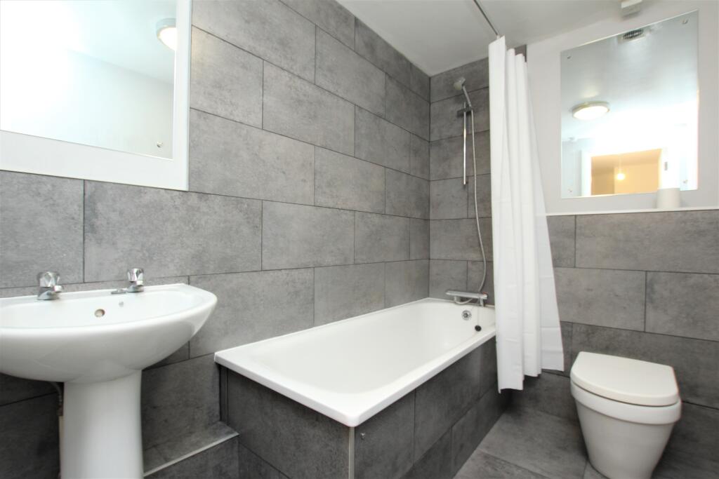 Apartment in Bristol, Bedminster - View 5