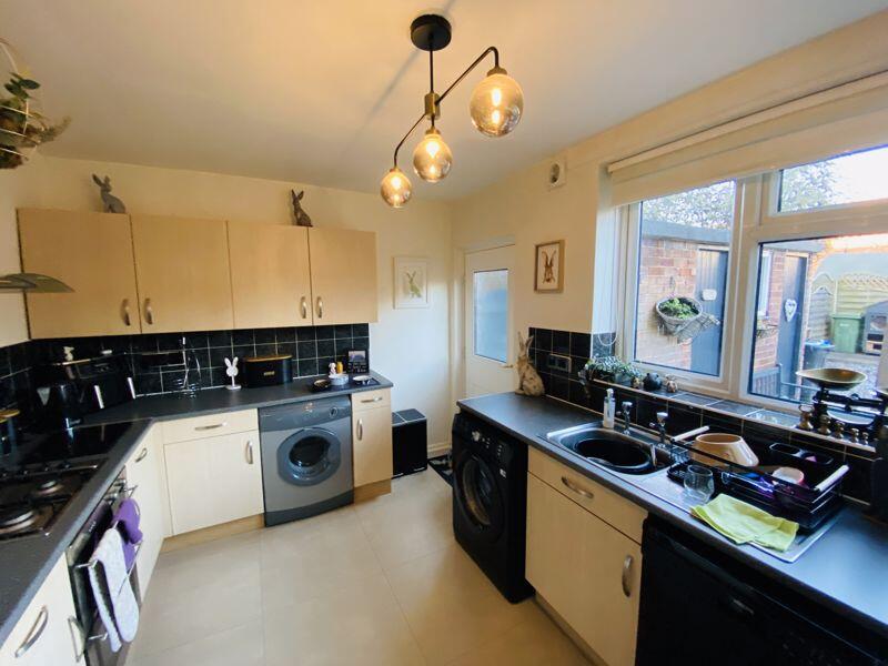 Manor Road, Cuddington, CW8 2QY photo 3