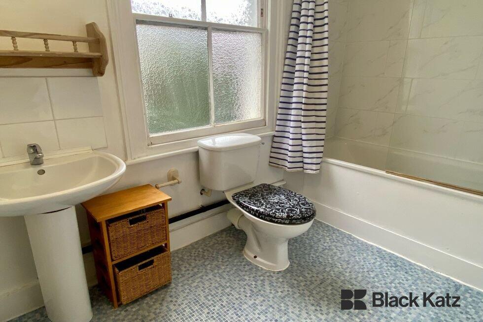 Apartment in London - More