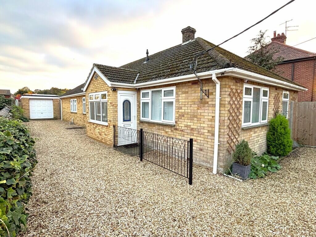 3-bed detached on Ingoldisthorpe, £425,000