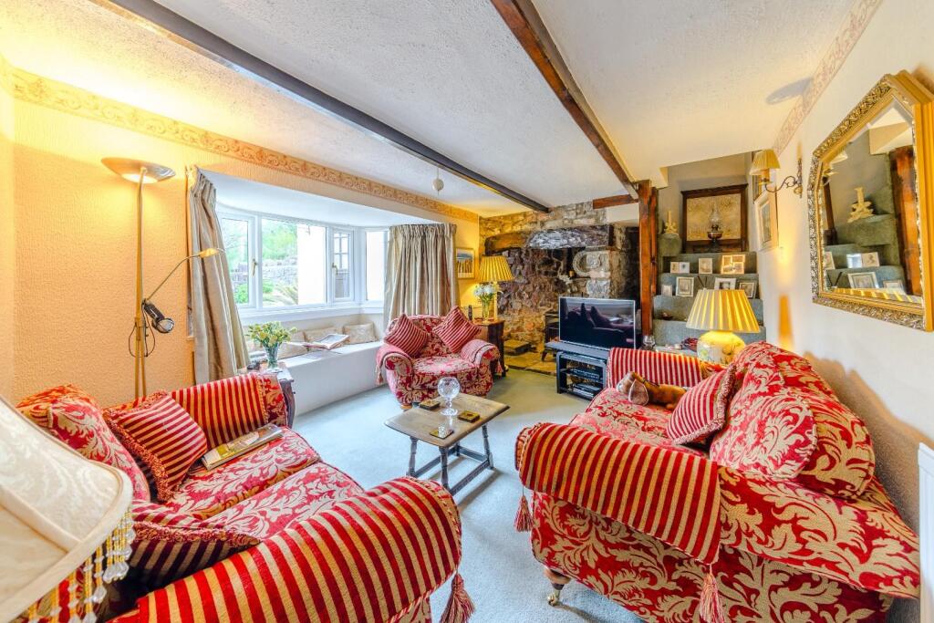 Beautiful detached cottage in the heart of Yatton photo 4
