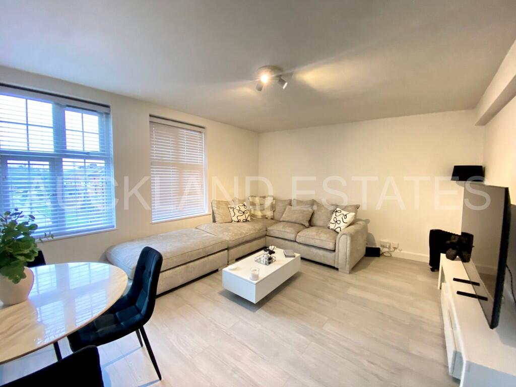 Apartment in Welwyn Hatfield, Hawkshead Farm, North Mymms - View 4