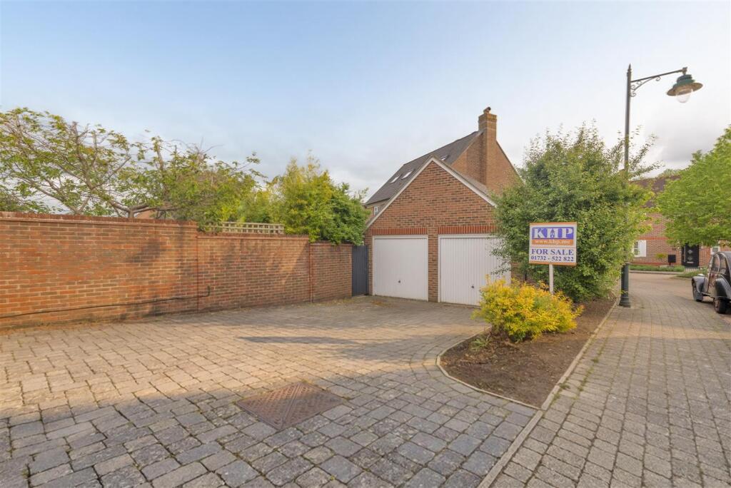 House in Tonbridge and Malling, Kings Hill - View 2