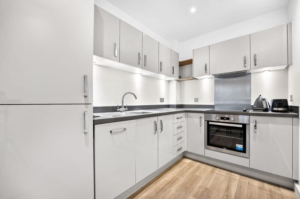 Apartment in London - View 5