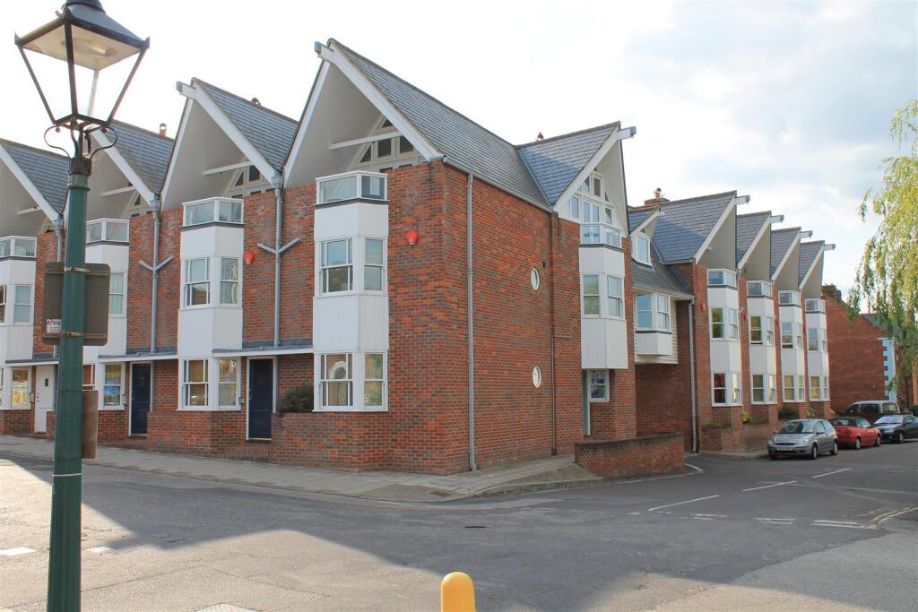 Main image of property: Waterloo Road, Lymington