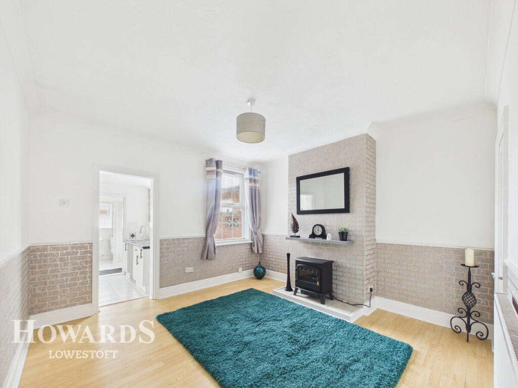 House in East Suffolk, Lowestoft - More