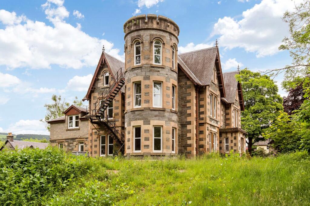 Main image of property: Dunolly House, Taybridge Drive, Aberfeldy, PH15 2BP