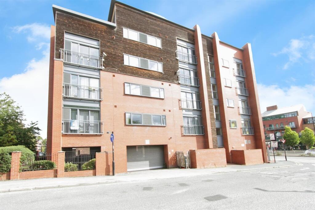 Apartment in Sheffield - More