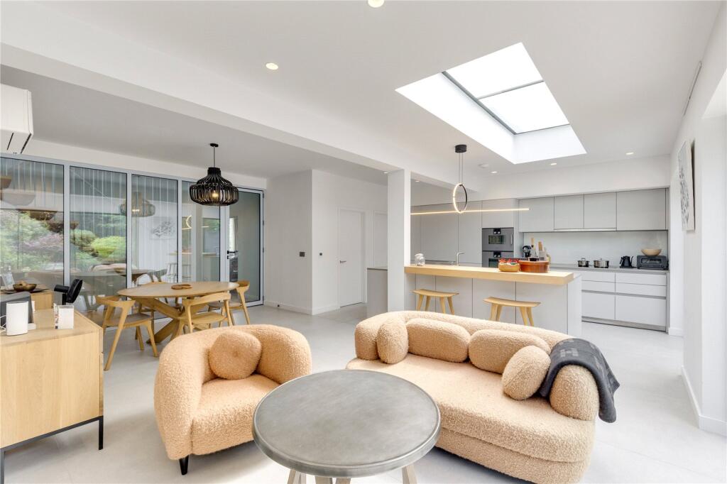 House in London - More