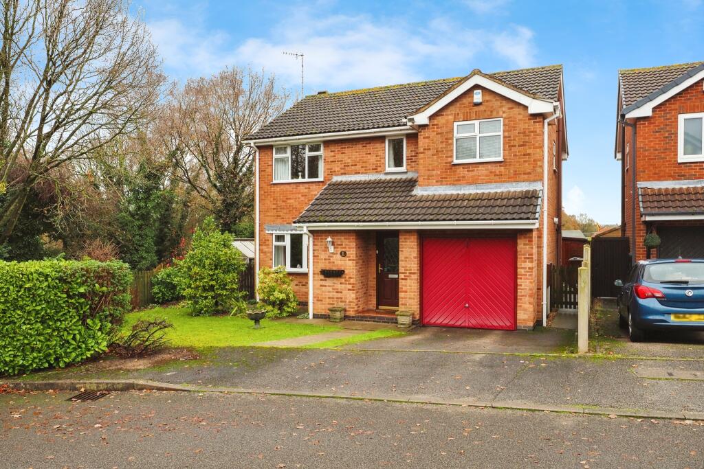 Main image of property: Little Oakwood Drive, Nottingham, NG5 5AE