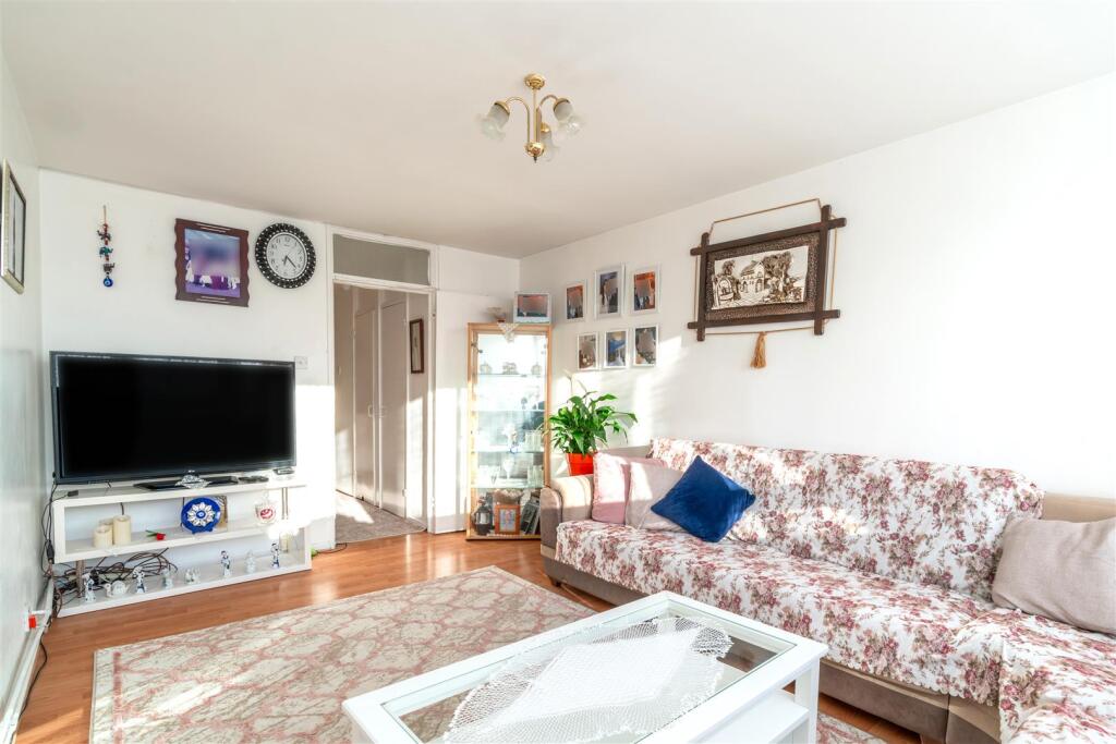 Apartment in London - View 2