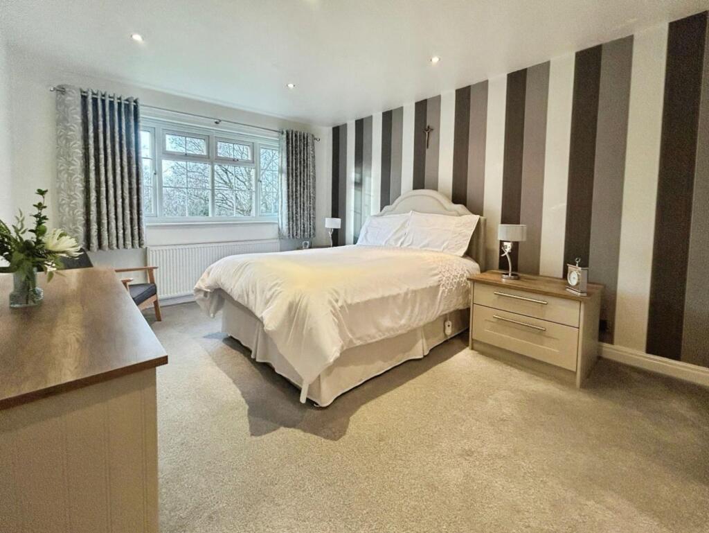 Ladybrook Road, Bramhall, SK7 photo 2