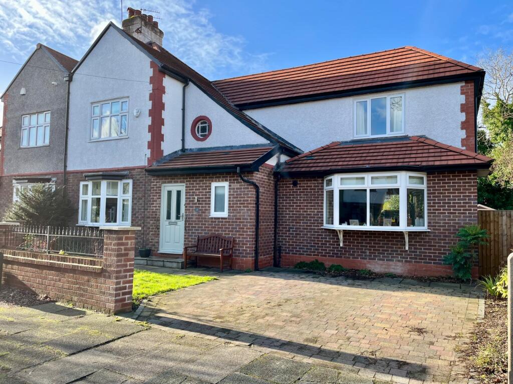 Main image of property: Parrs Wood Avenue, Didsbury, Manchester, M20