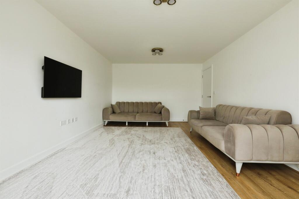 House in Rotherham, Wales - View 5