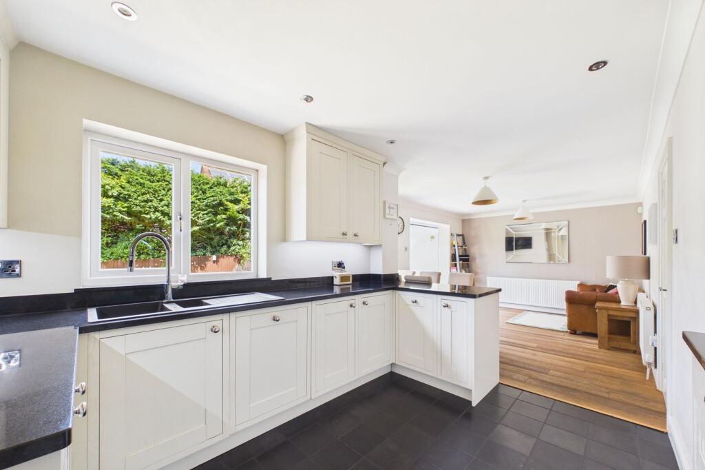 House in Silverstone, West Northamptonshire - View 3