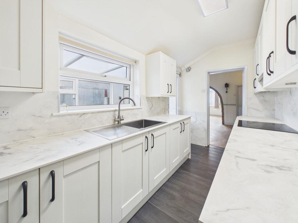 House in Ashfield, Sutton in Ashfield, Nottinghamshire - View 5