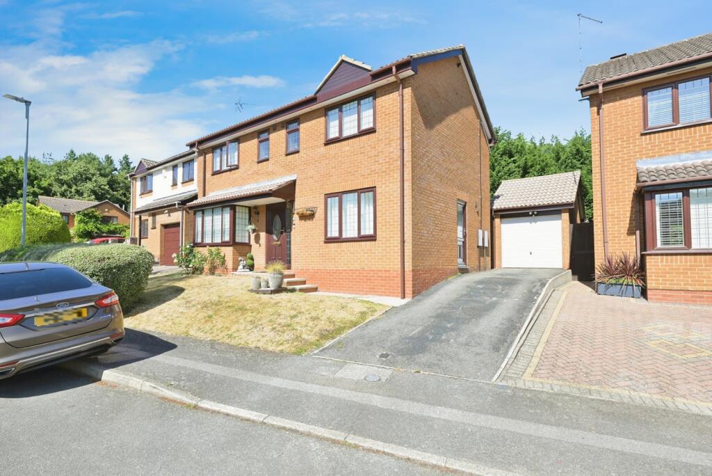 4-bed detached on Tideswell Close, Northampton, Northamptonshire, NN4, £450,000