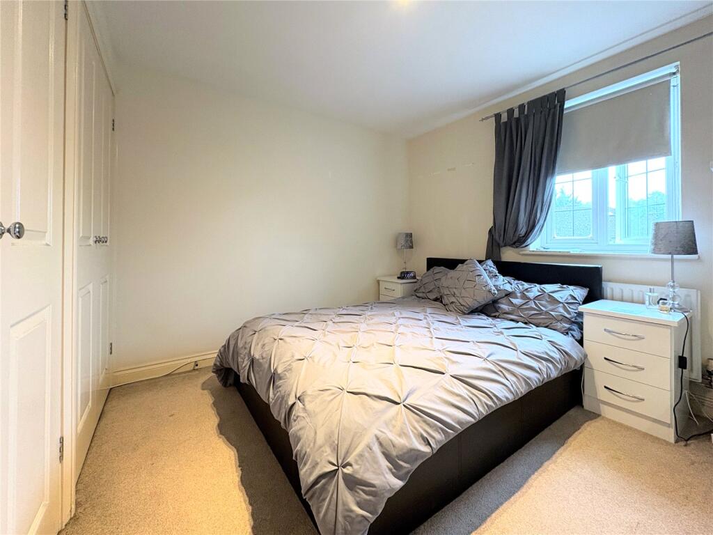 Apartment in Gloucester - More