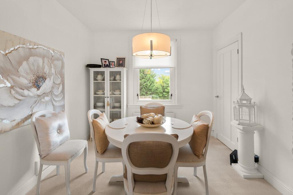 Apartment in Stenhousemuir, The Valley - More
