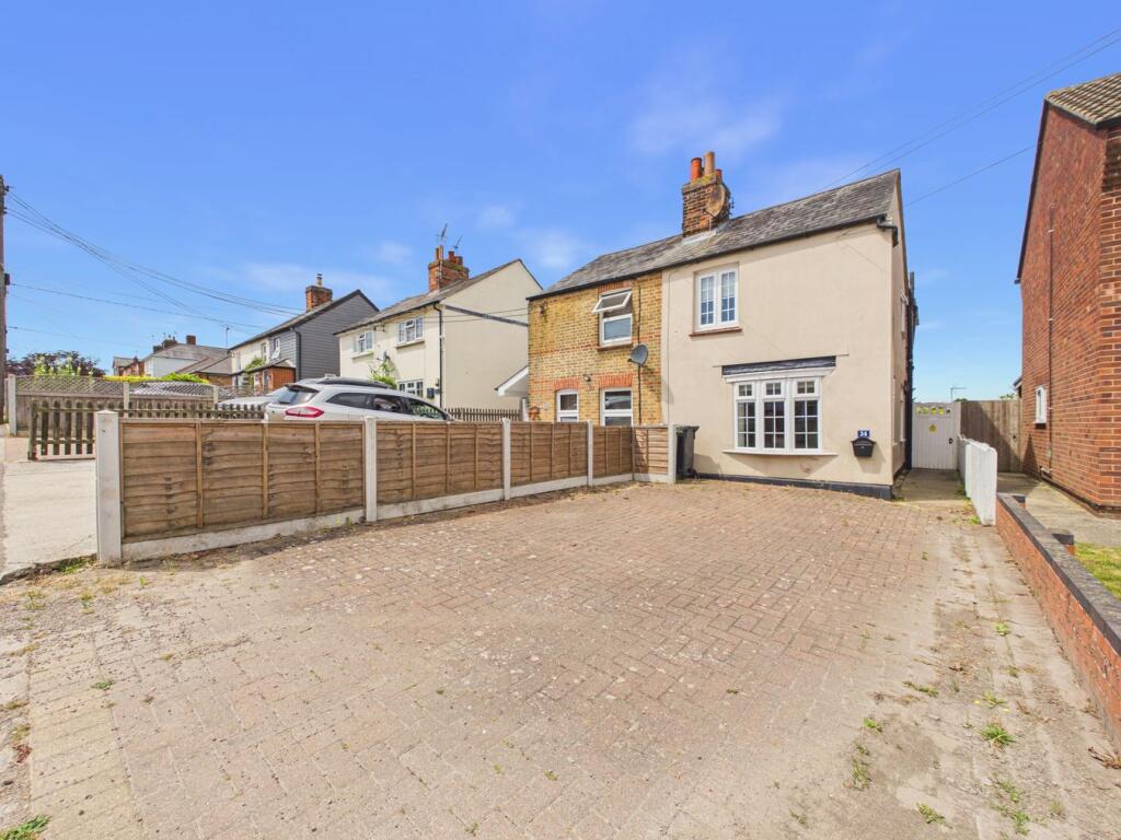 3-bed semi-detached on Mount Pleasant, Halstead, CO9, £300,000