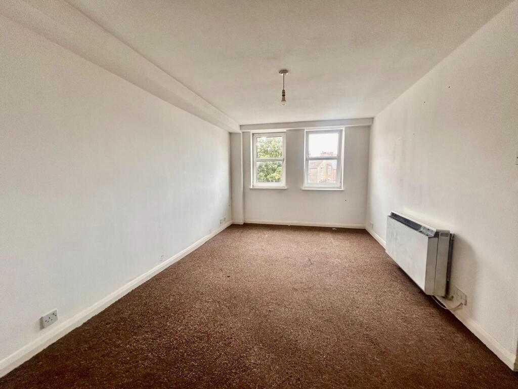 Apartment in Eastbourne, Seaside, Roselands - View 3