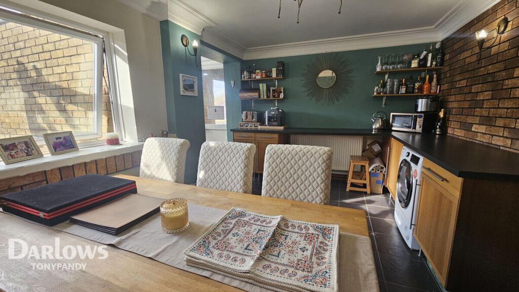 House in Tonypandy, Penygraig, Pen-y-graig - More