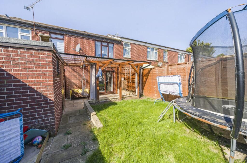 Landseer Court, Andover, SP10 3SW photo 4