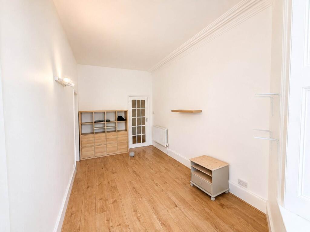 Apartment in Weston-super-Mare, Cliftonville - View 5