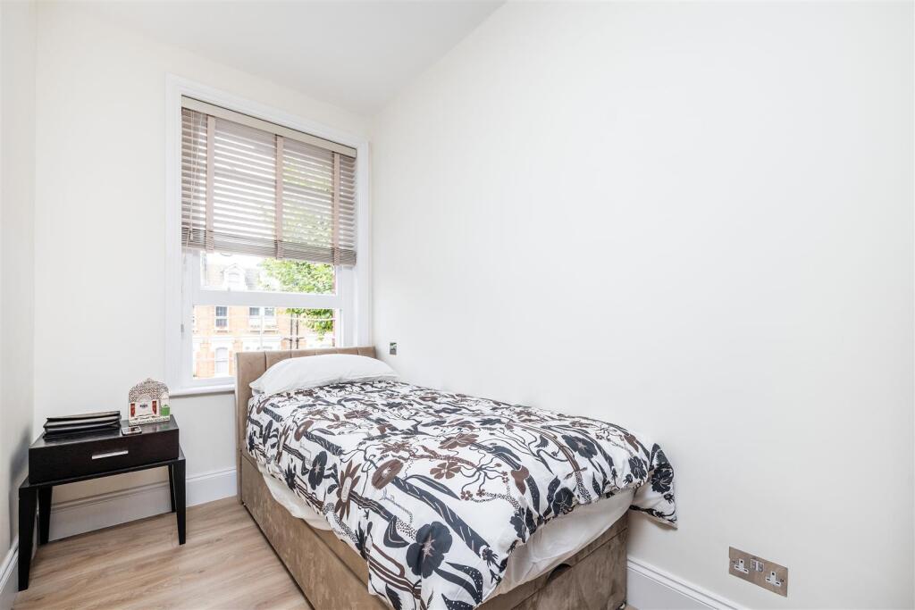 Apartment in London - More