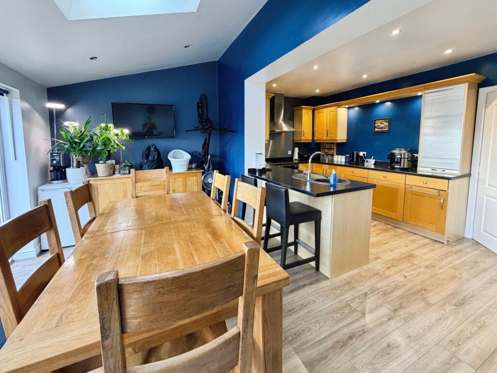 House in Lichfield, Shenstone - View 2