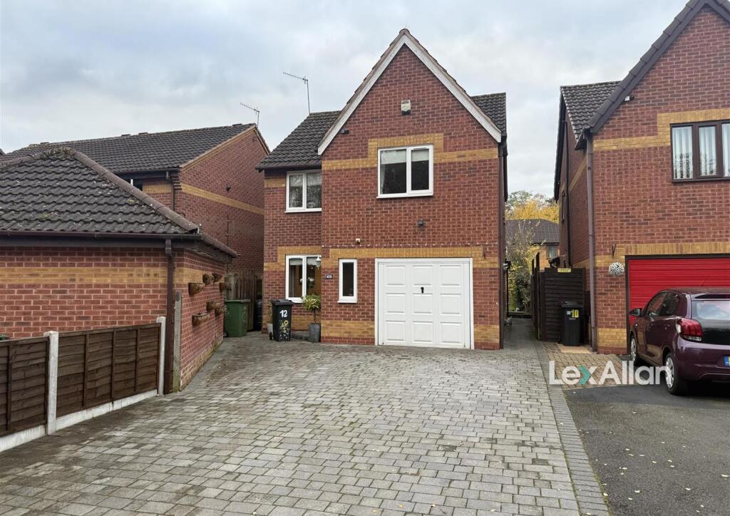 3-bed detached on The Houx, Stourbridge, £365,000