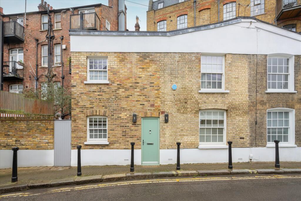 Main image of property: Fortess Grove, London, NW5.