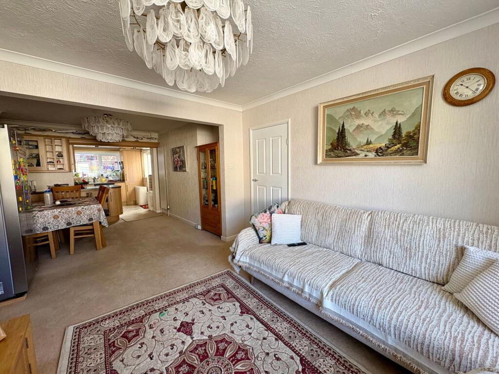 House in Torquay, Torbay - More