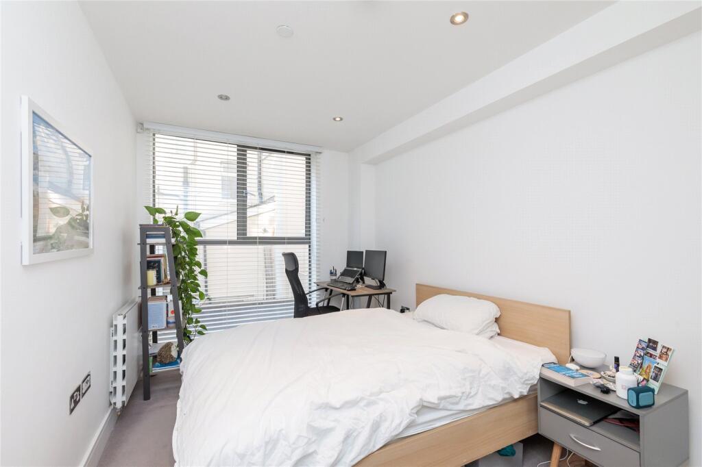 Apartment in London, East Smithfield, Whitechapel - View 3