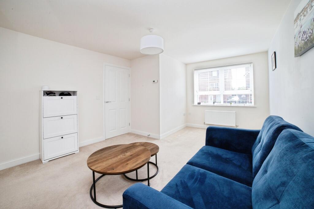 House in Mansfield, Nottinghamshire - View 3