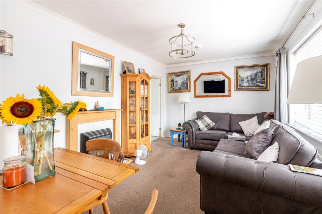 House in Newbury, Wash Common - View 4