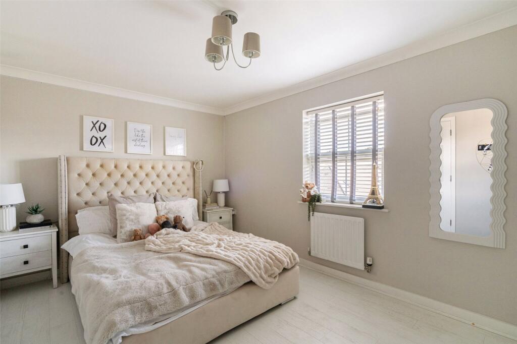 Buckland Terrace, Sherfield Park, RG27 - More