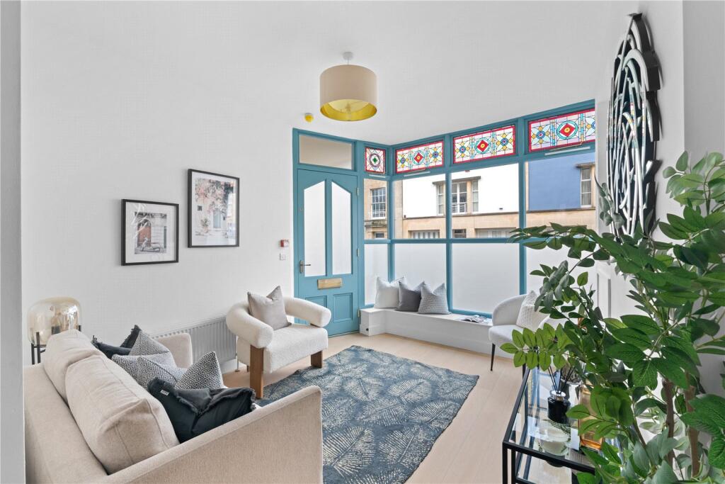 Apartment in Bristol, Clifton Village, Hotwells - View 2