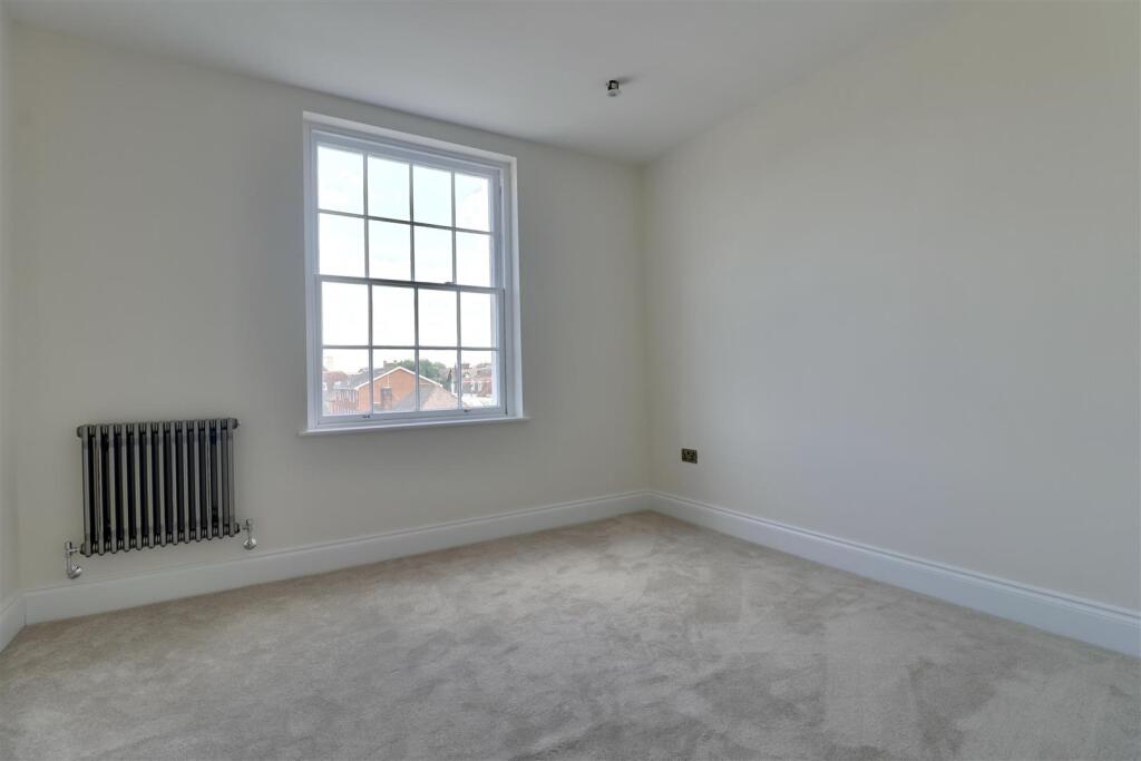 Apartment in Portsmouth - More