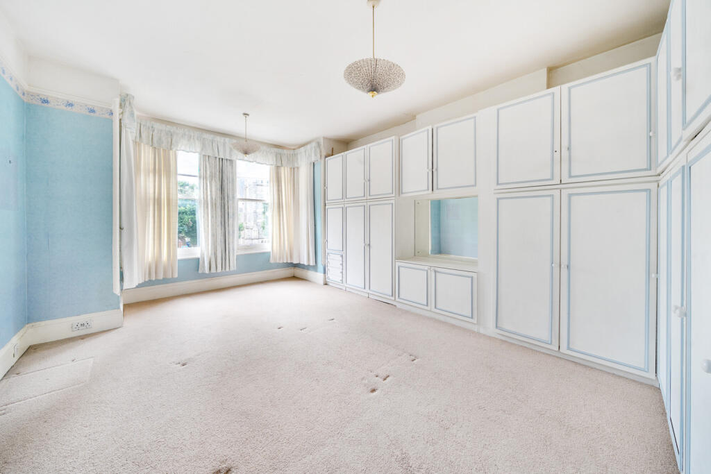 House in London - View 2