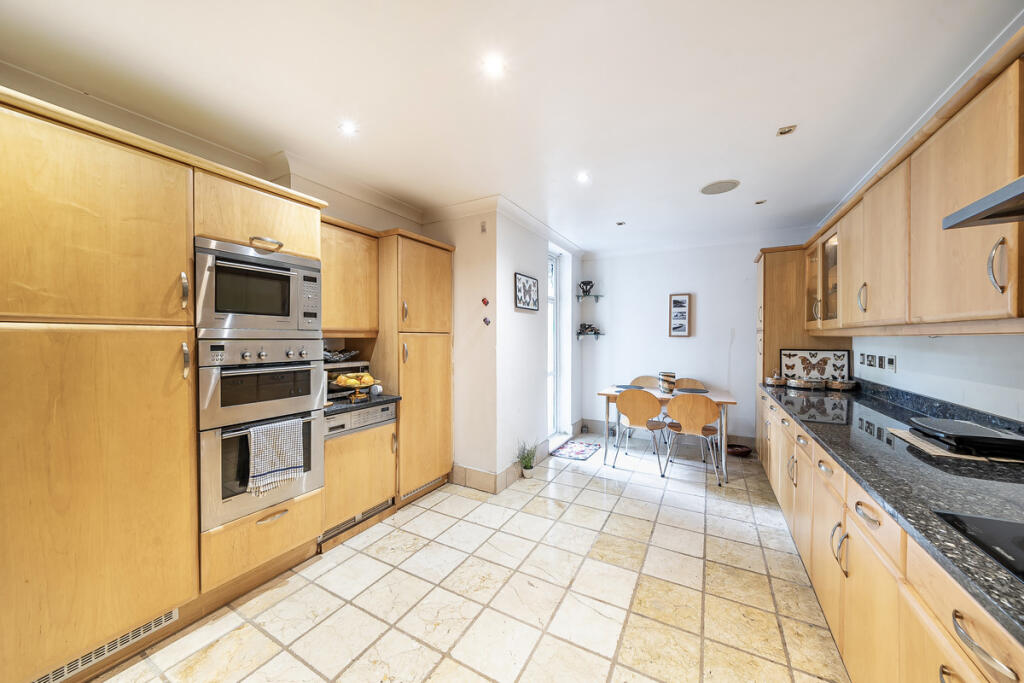 Apartment in London - View 4