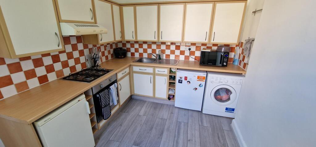 2 bedroom ground floor flat for rent