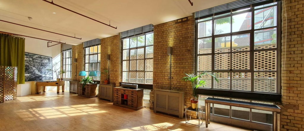 65b Hopton (New Yorker Gallery.png