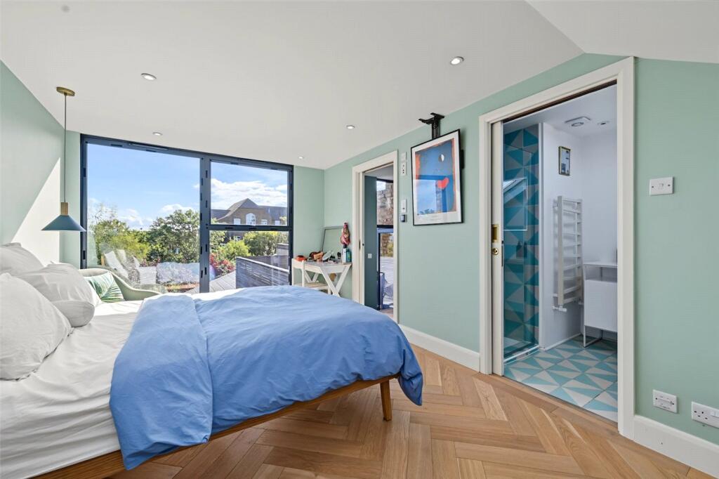 Apartment in London, Brondesbury Park, Brondesbury - View 2